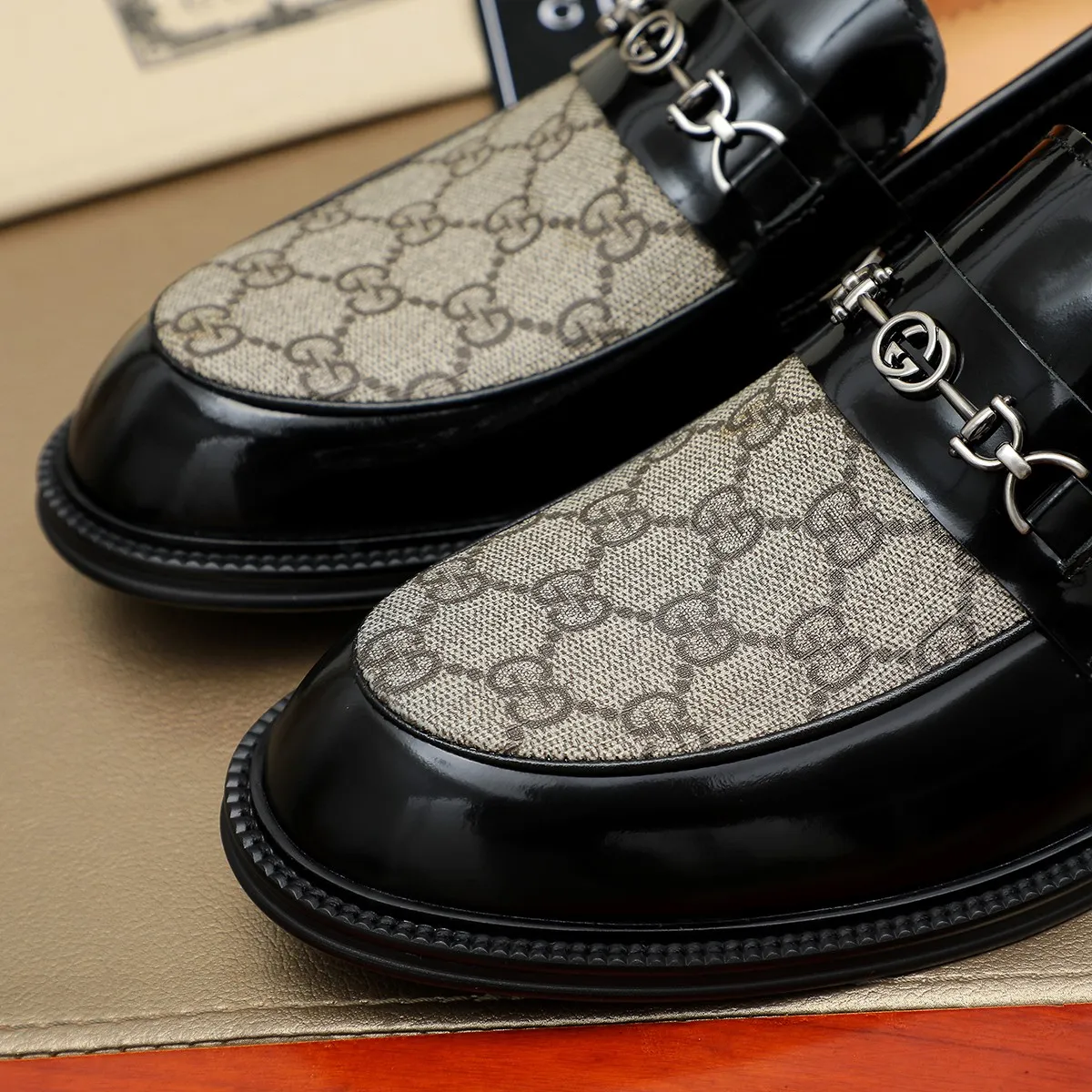 Men's shoes 💰460 💰💰Gucci official website men's business formal leather shoes update💥Hong Kong counters synchronize new styles💥completely one to one replica shipment👍zero difference in counter quality 0⃣️all made of imported first-layer cowhide on the outside with original hardware buckles➕water-dyed🐂leather lining production, color, code matching 39-44 (customized at 38.45.46)……
